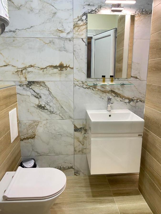Nj Luxury Rooms And Suites Warna Exterior foto